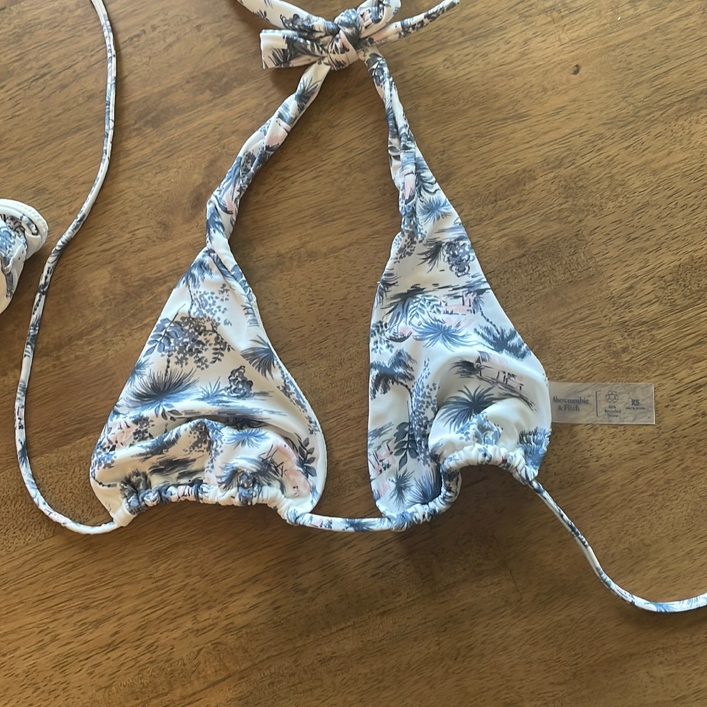 Abercrombie Multi-way Top Swim XS